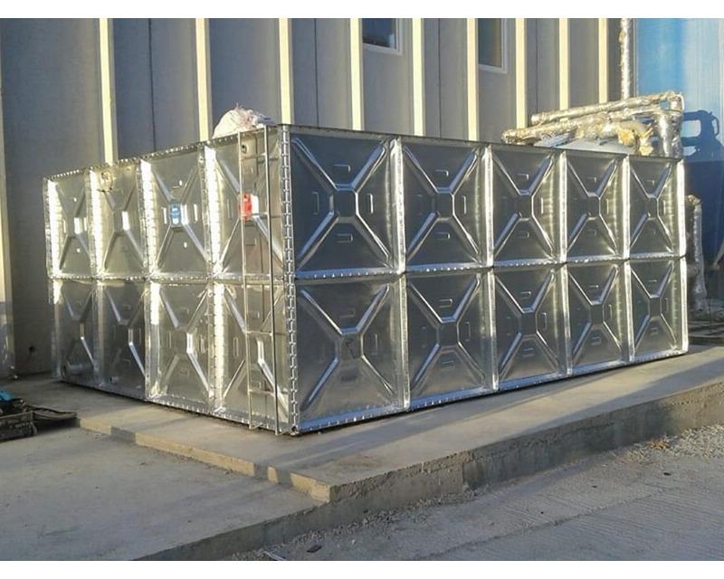 Tow Floor Water Tanks